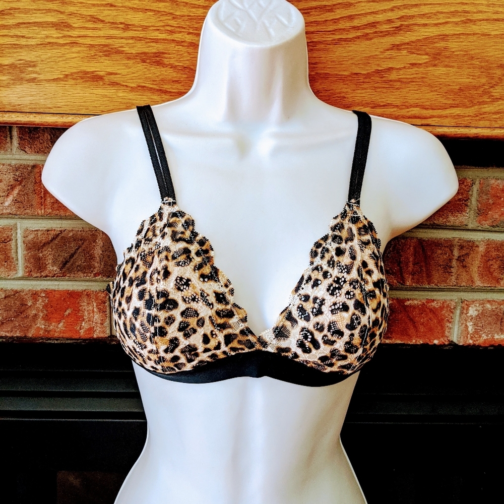 Pink Victoria's secret cheetah print blind bra M